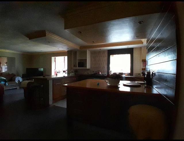 7 BEDROOM HOUSE FOR SALE IN THE REEDS